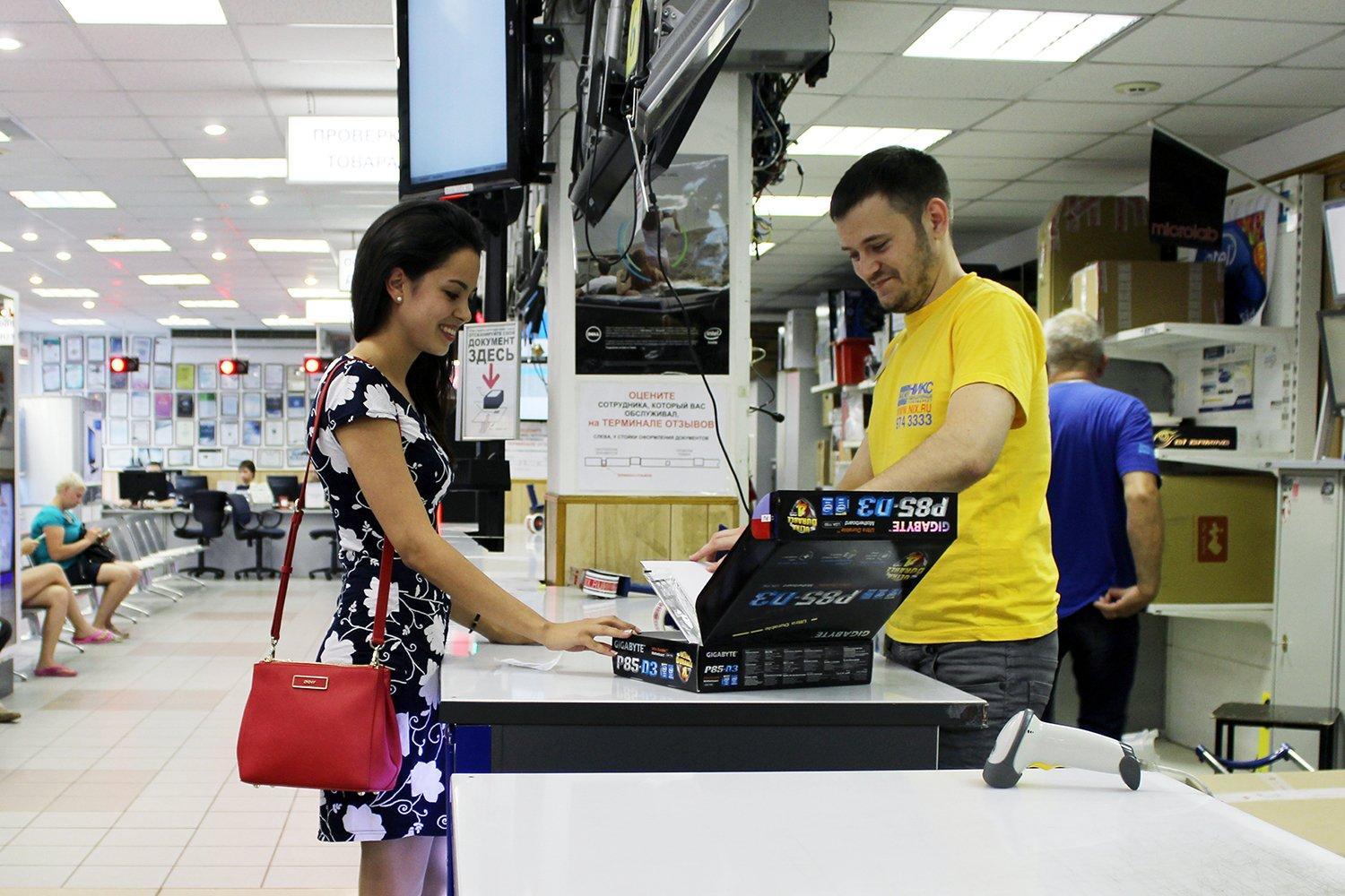 Computer market. НИКС Москва Звездный бульвар 19. НИКС - компьютерный супермаркет, Москва, Звёздный бульвар. Сотрудники компьютерного магазина. Nix Алексеевская.